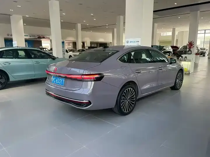 Passat 2025 Pro 380TSI Star Dragon Edition 8