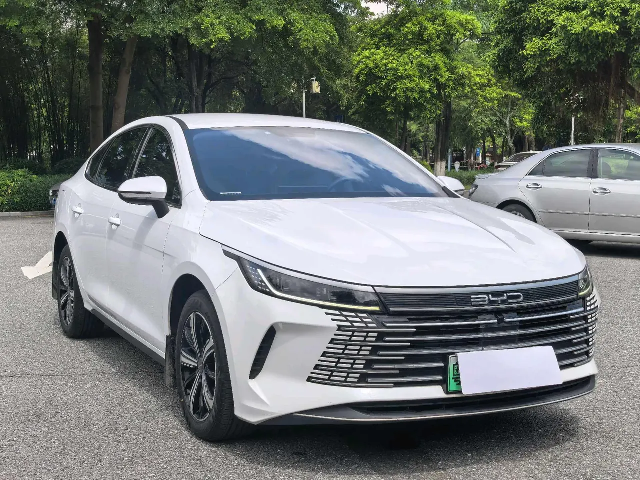 BYD 2023 destroyer 05 DM-i 1.5 stepless 120KM champion version noble automatic gear 3