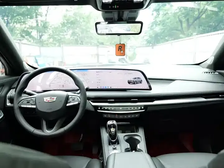 Cadillac XT4 2024 model facelift 28T two-wheel drive distinguished model 5