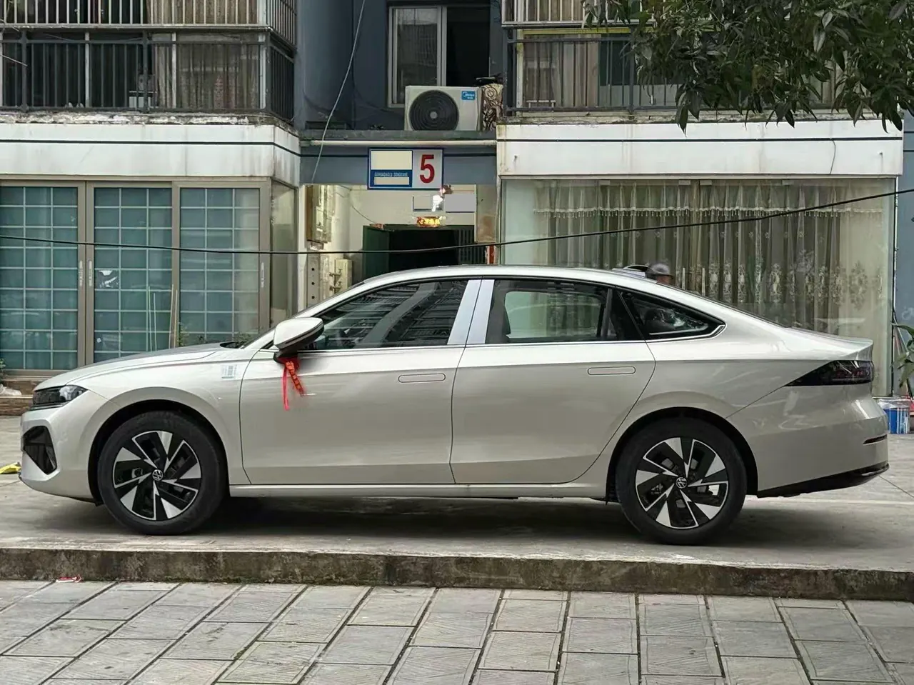 Volkswagen 2026 Sagittarius L 1.5TSI 300TSI Elite Automatic 6