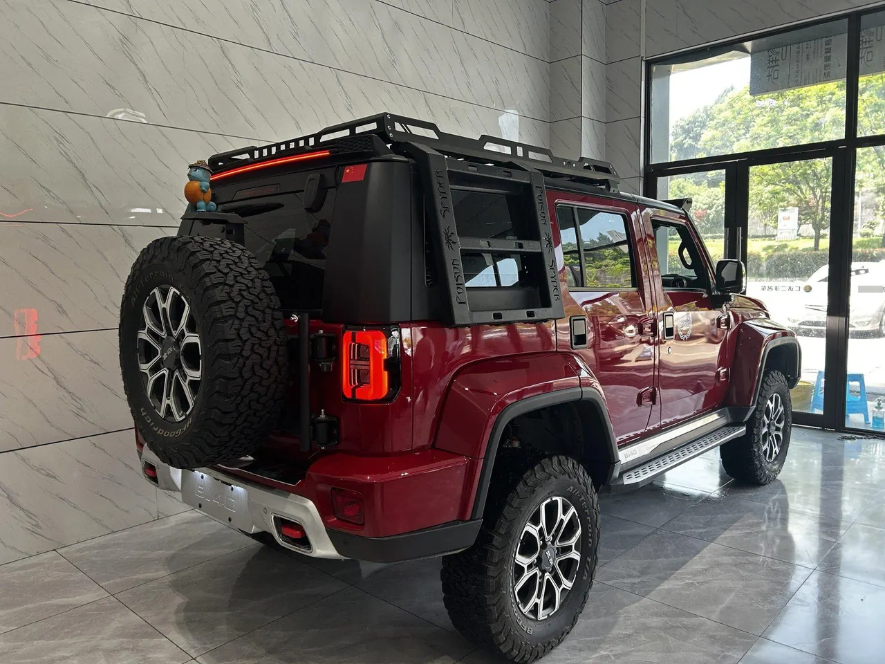 Beijing 2020 BJ40 2.0T 4-wheel drive city hunter version chivalrous automatic gear 8