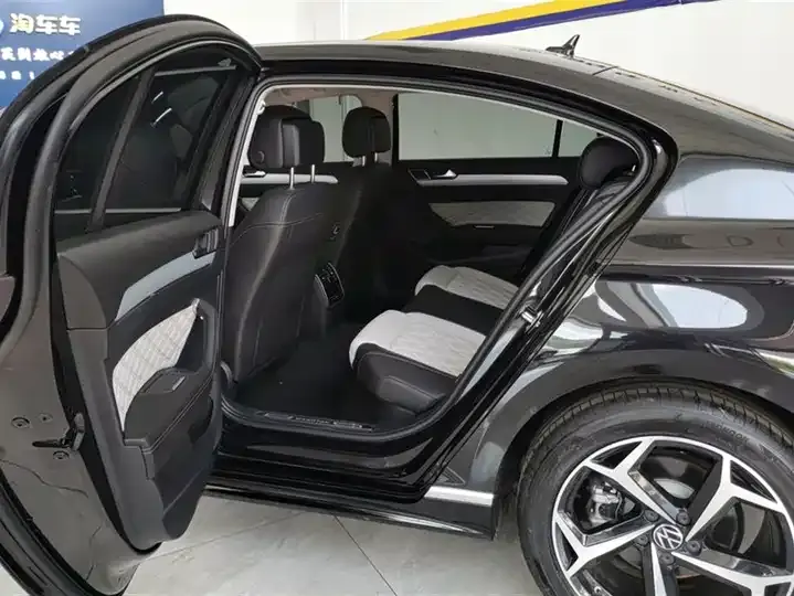 Magotan 2025 330TSI DSG Luxury 11