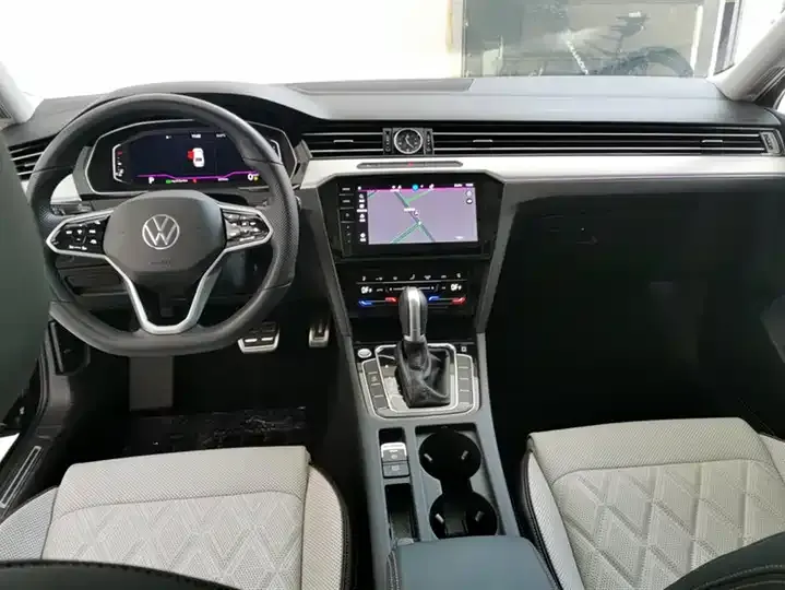 Magotan 2025 330TSI DSG Luxury 12