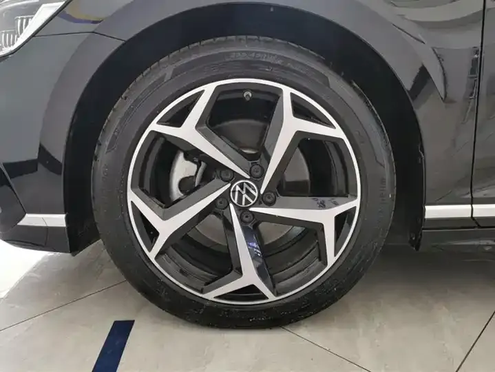 Magotan 2025 330TSI DSG Luxury 6