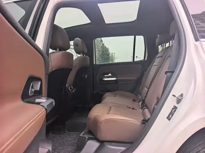 Mercedes Benz GLB 2022 model changed to 2 GLB 200 dynamic model 10