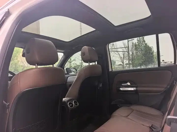 Mercedes Benz GLB 2022 model changed to 2 GLB 200 dynamic model 11