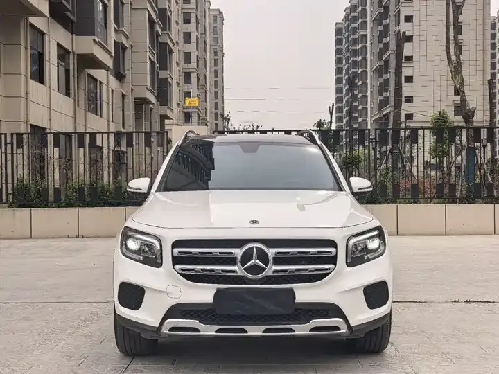 Mercedes Benz GLB 2022 model changed to 2 GLB 200 dynamic model 2