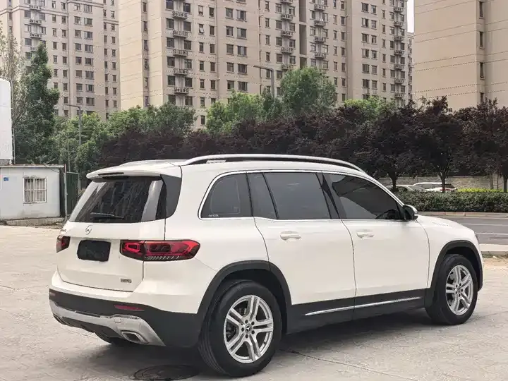 Mercedes Benz GLB 2022 model changed to 2 GLB 200 dynamic model 6