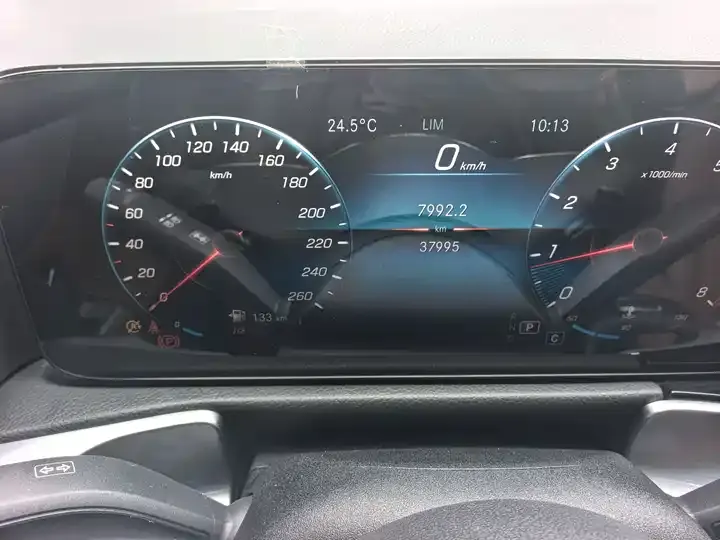 Mercedes Benz GLB 2022 model changed to 2 GLB 200 dynamic model 8