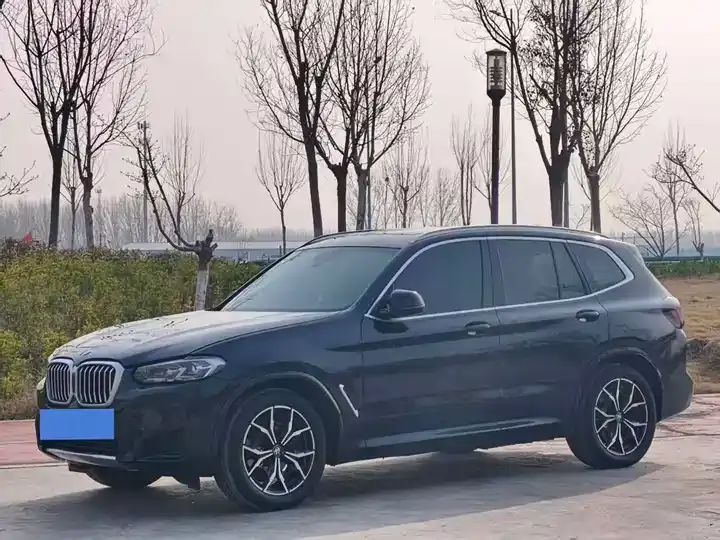 BMW X3 2022 xDrive25i M sports suit 3
