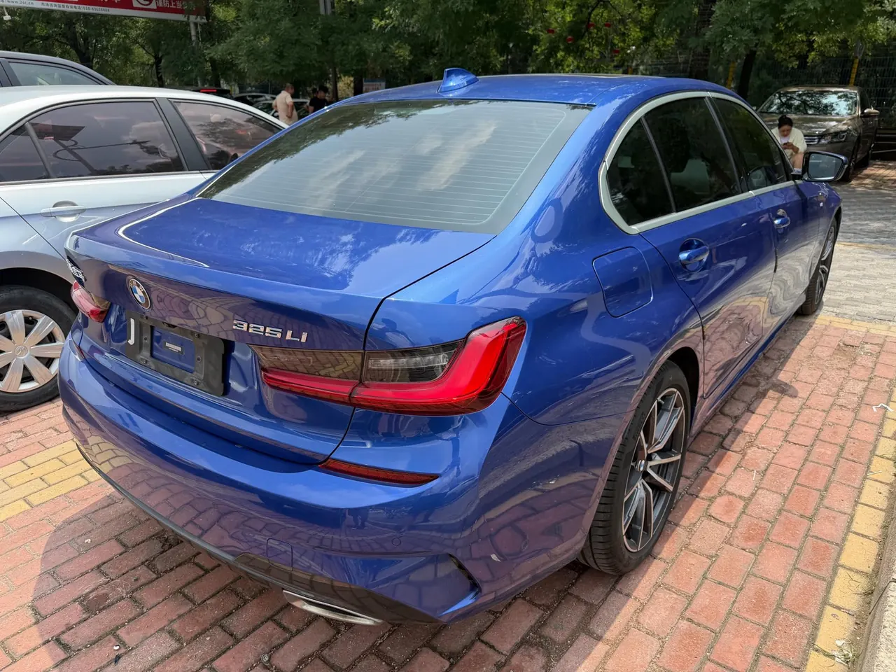 BMW 3 Series 2020 325Li 2.0T First Edition Automatic Gear 3