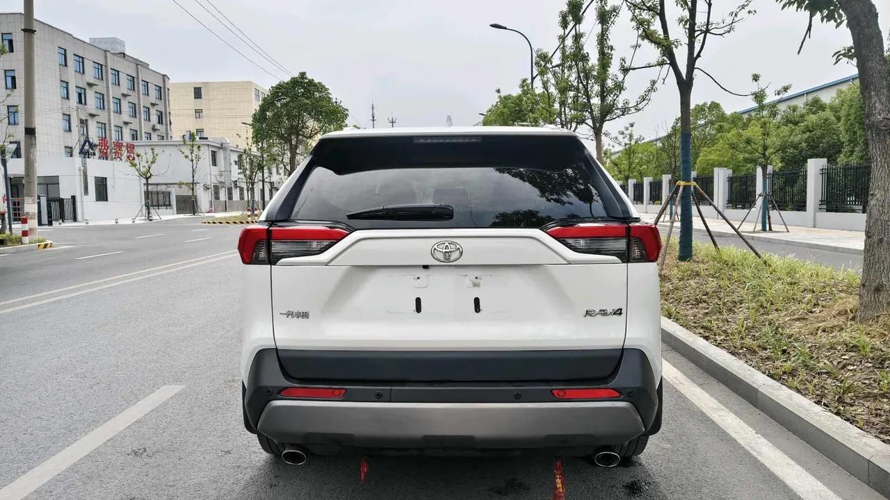 Toyota 2020 RAV4 Rongbo 2.0 Stepless Two-Drive Fashion Edition PLUS Automatic Gear 2