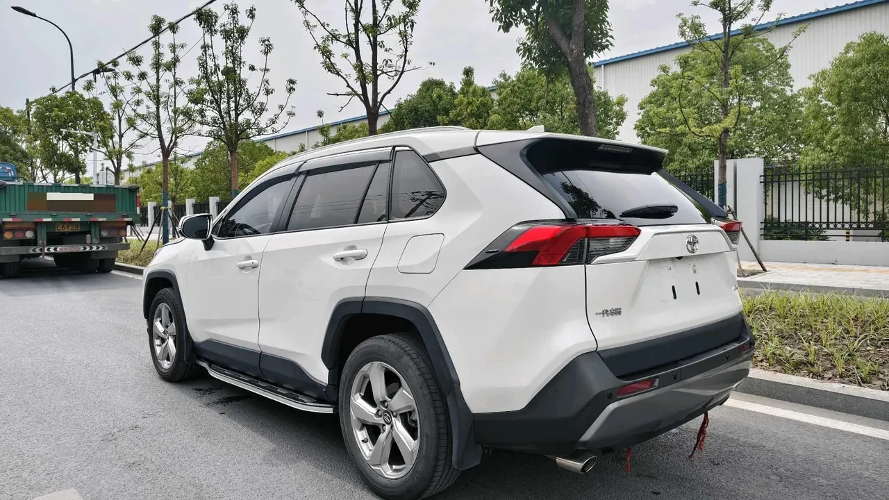 Toyota 2020 RAV4 Rongbo 2.0 Stepless Two-Drive Fashion Edition PLUS Automatic Gear 3