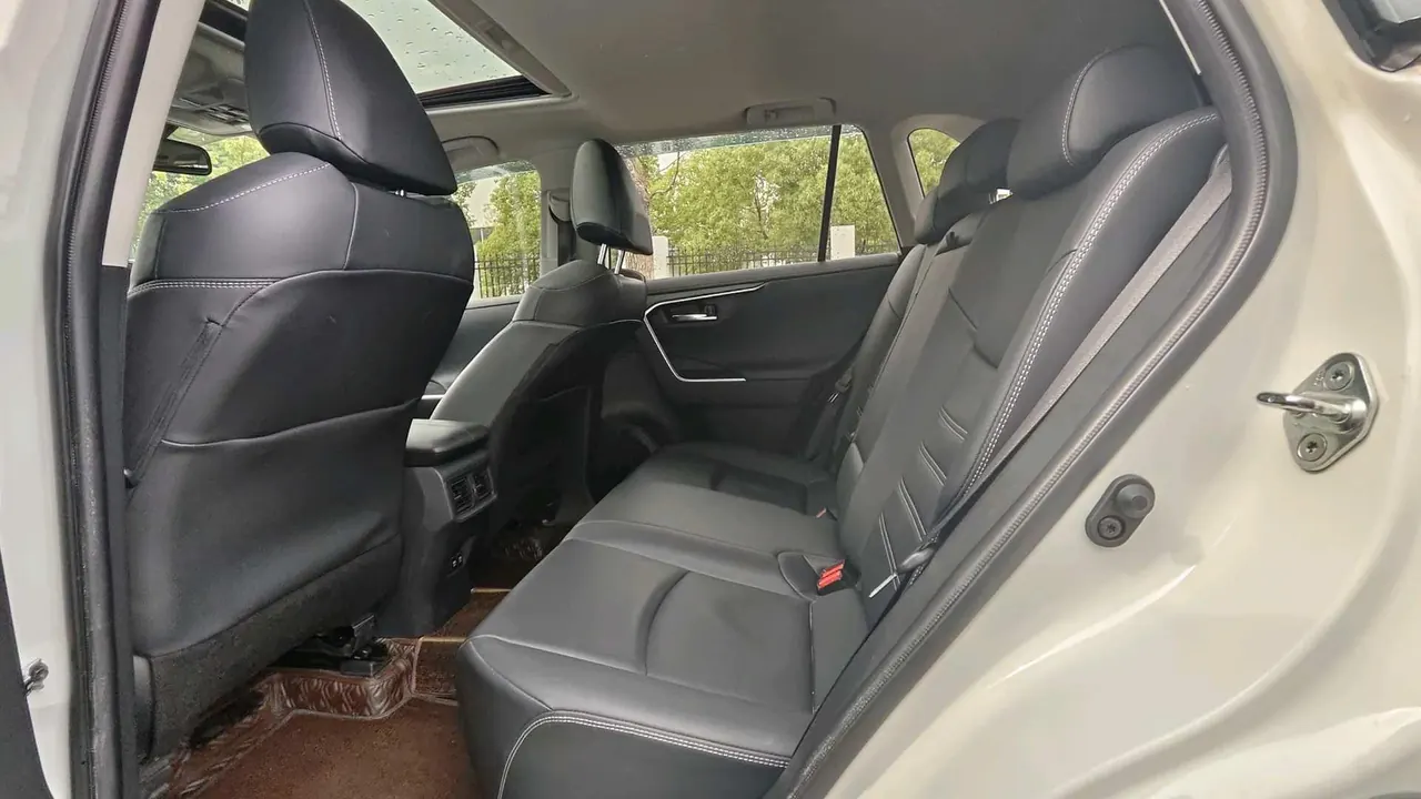 Toyota 2020 RAV4 Rongbo 2.0 Stepless Two-Drive Fashion Edition PLUS Automatic Gear 5