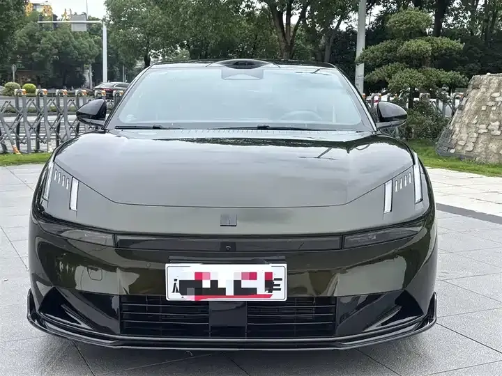 Открыть галерею: LYNK&CO 10 2025 240 4WD Ultra Sport Edition