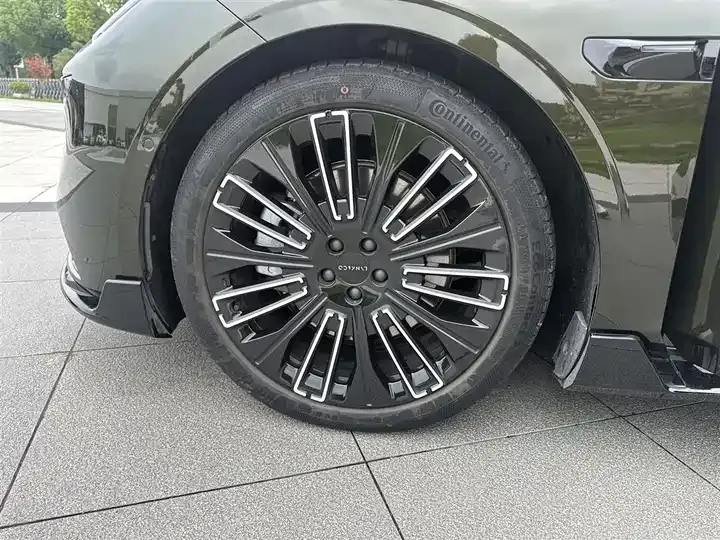 LYNK&amp;CO 10 2025 240 4WD Ultra Sport Edition 9