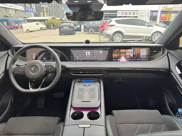 Voyah FREE 2025 318 259km 4WD Discovery Edition 7