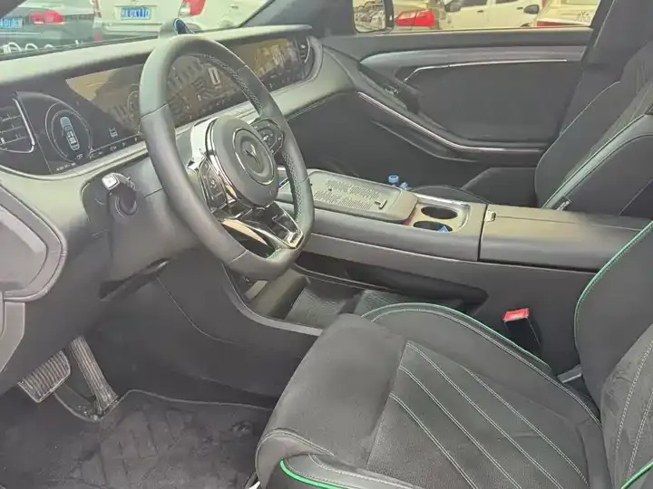Voyah FREE 2025 318 259km 4WD Discovery Edition 8