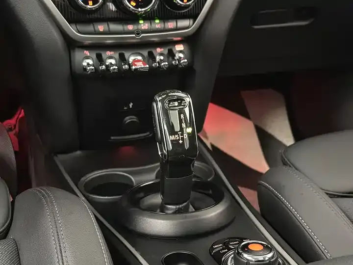 MINI COUNTRYMAN 2021 1.5T COOPER ALL4 Connoisseur 4