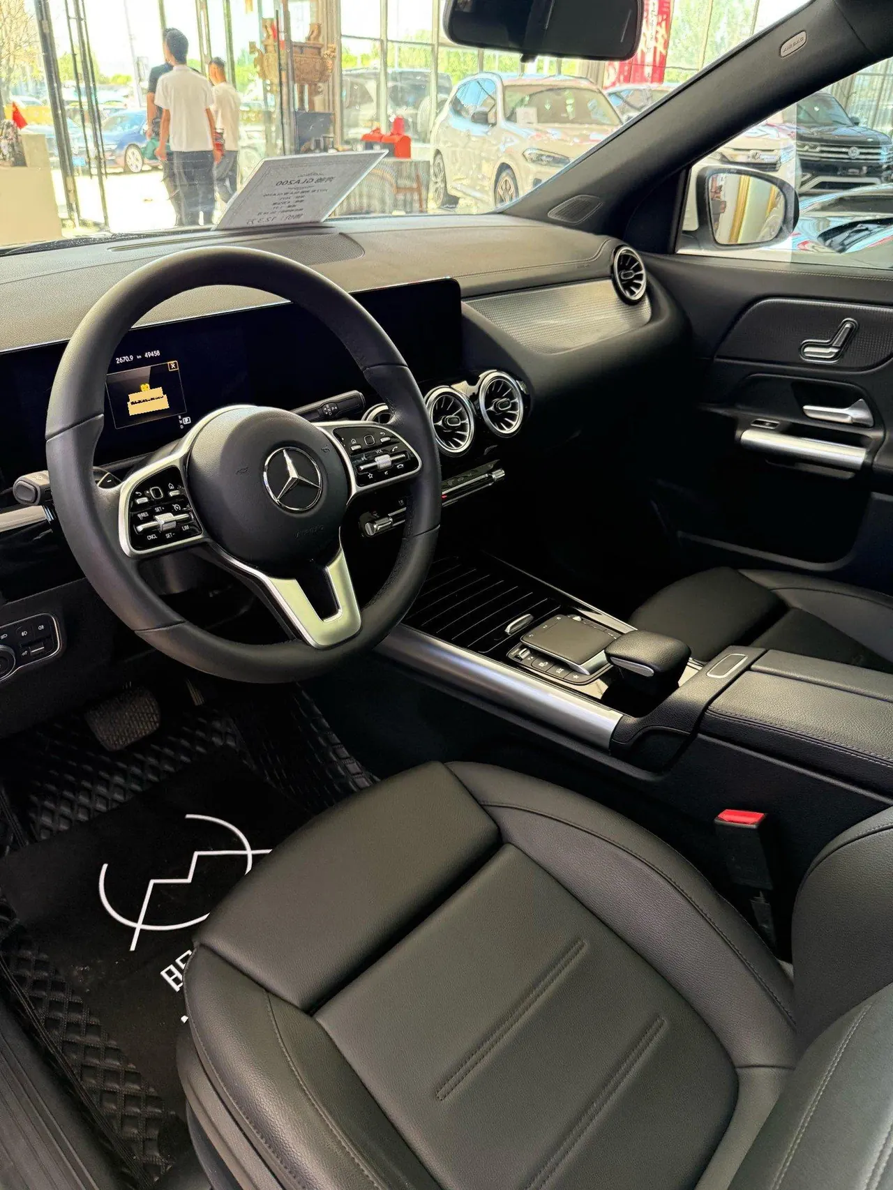 Mercedes Benz 2020 GLA 200 1.3T automatic gear 4