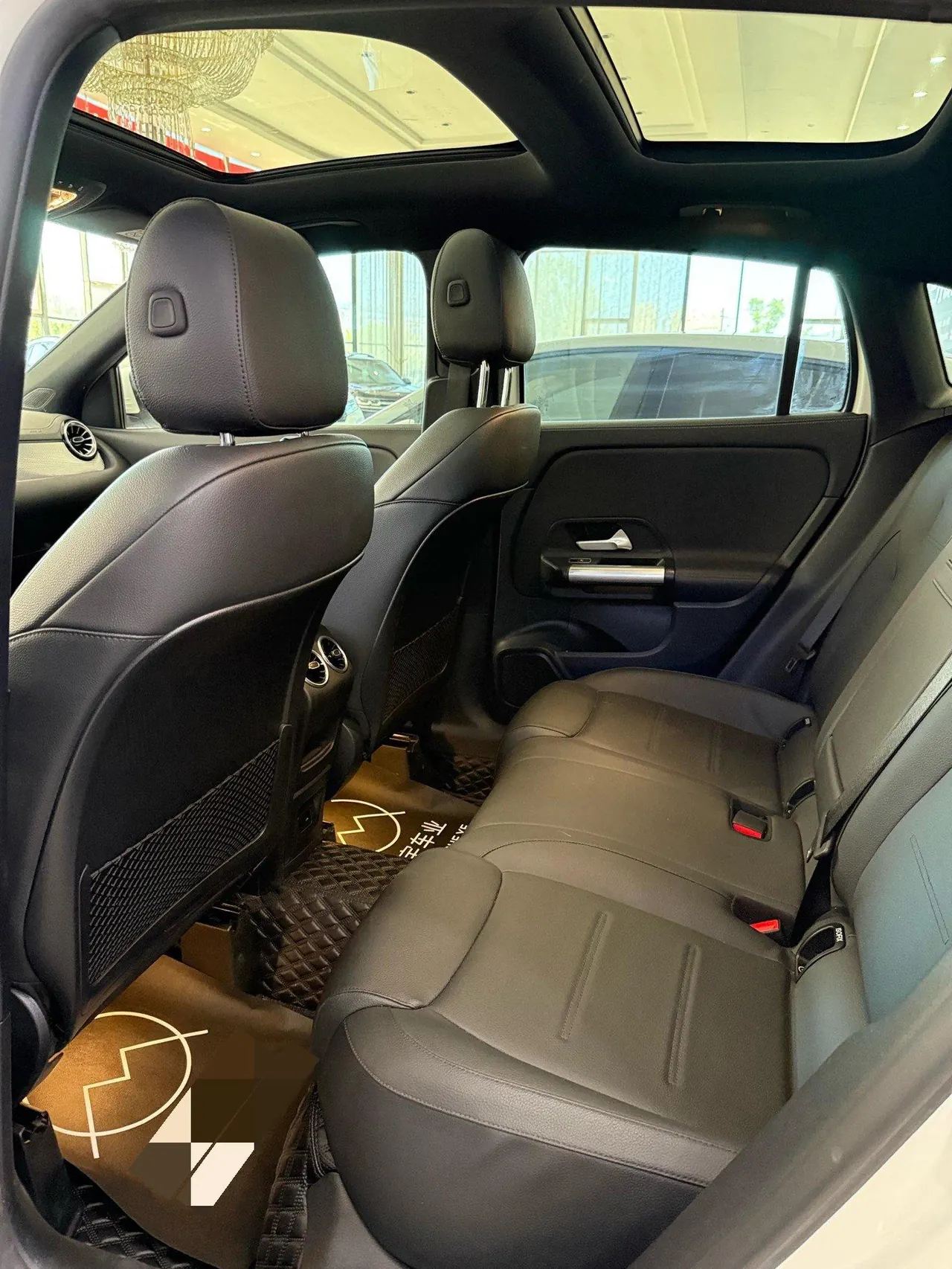Mercedes Benz 2020 GLA 200 1.3T automatic gear 6