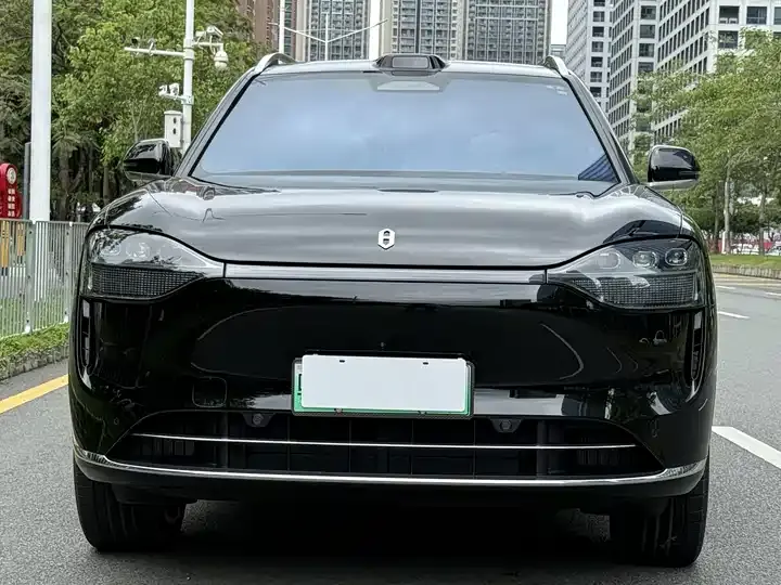 AITO M9 2025 extended-range Ultra 52kWh 6-seat version (192-line laser Radar) 2