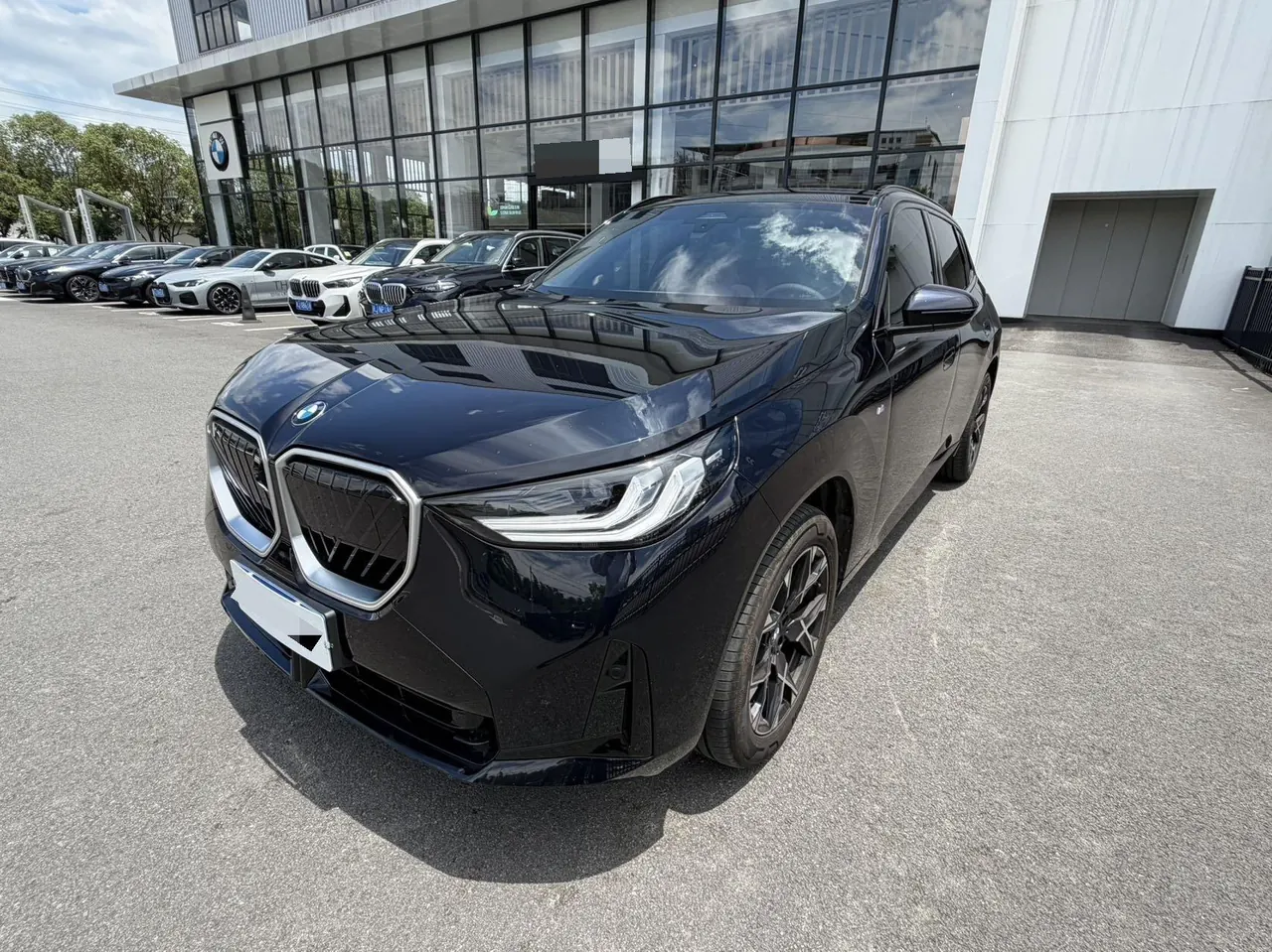 BMW 2026 X3 xDrive25L 2.0T M sports obsidian night suit automatic gear - View 1