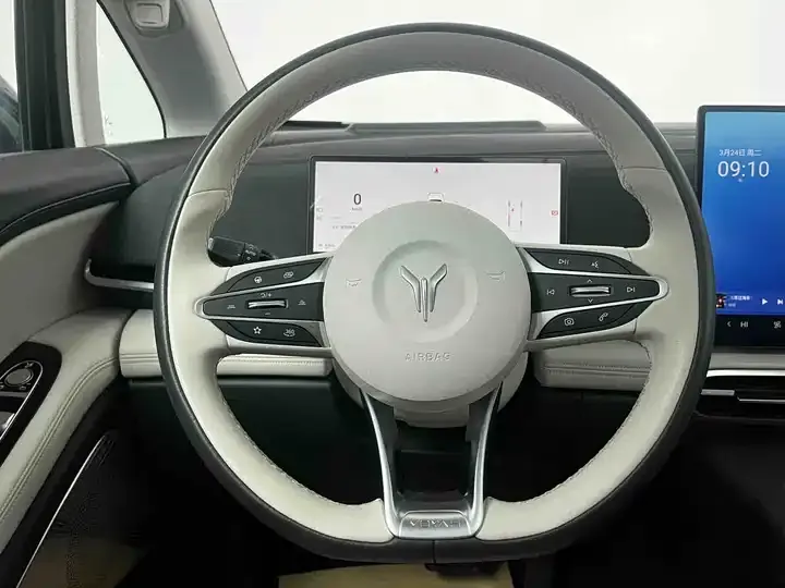 Voyah Dreamer 2025 PHEV Four-wheel Drive Flagship Kunpeng Edition 7