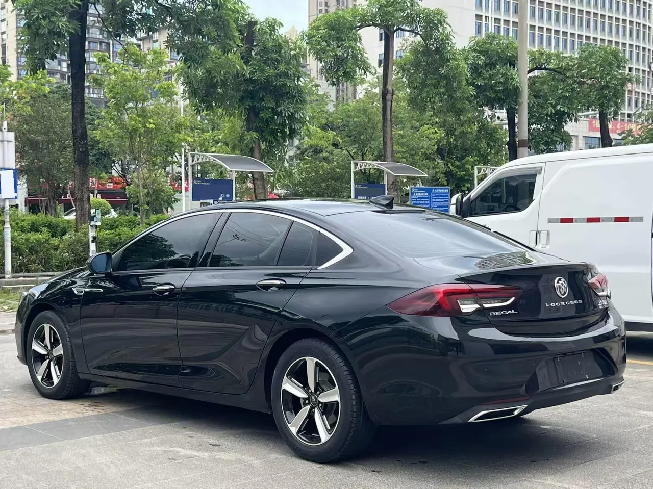 Buick 2020 Regal 1.5T 552T Elite Automatic Gear 3