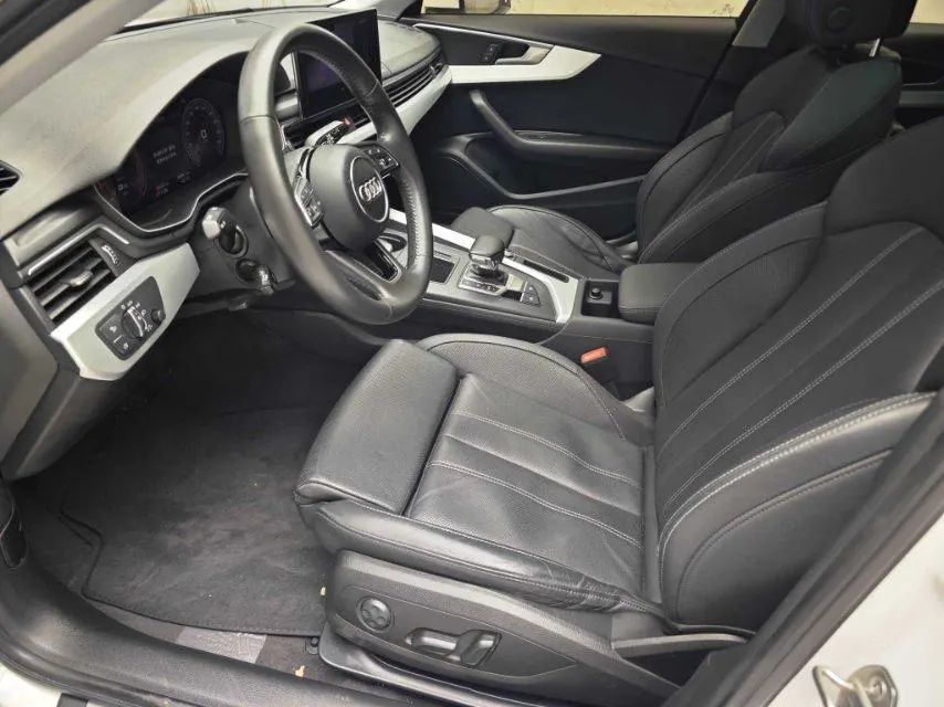 Audi 2020 A4L 2.0TFSI 40TFSI Fashion Dynamic Automatic 2
