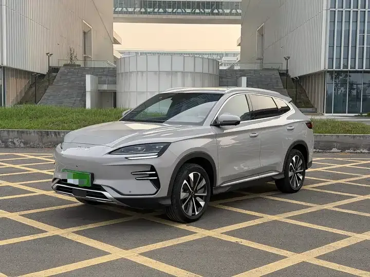 Song PLUS New Energy 2025 EV 520km Luxury Model - View 1