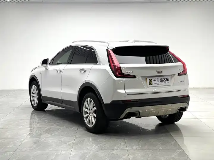 Cadillac XT4 2022 28T Two-Drive Fashion Type 4