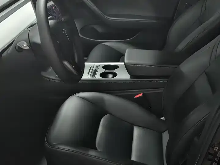 Model Y 2023 rear-wheel drive version 5