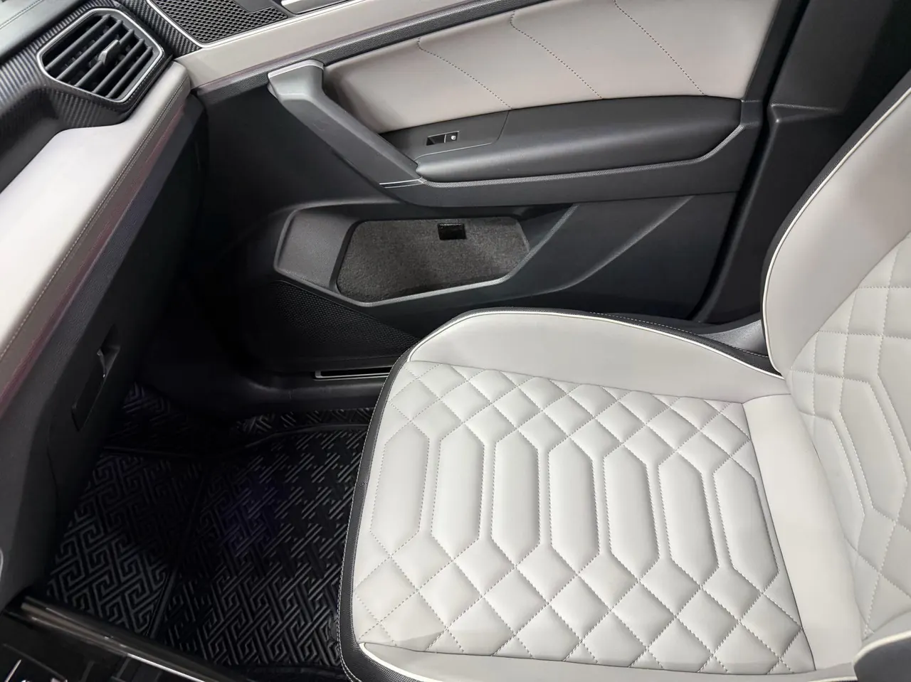 Volkswagen 2023 Tanyue 1.4TSI 280TSI Two-Drive Luxury Plus Advanced Edition Automatic Gear 11