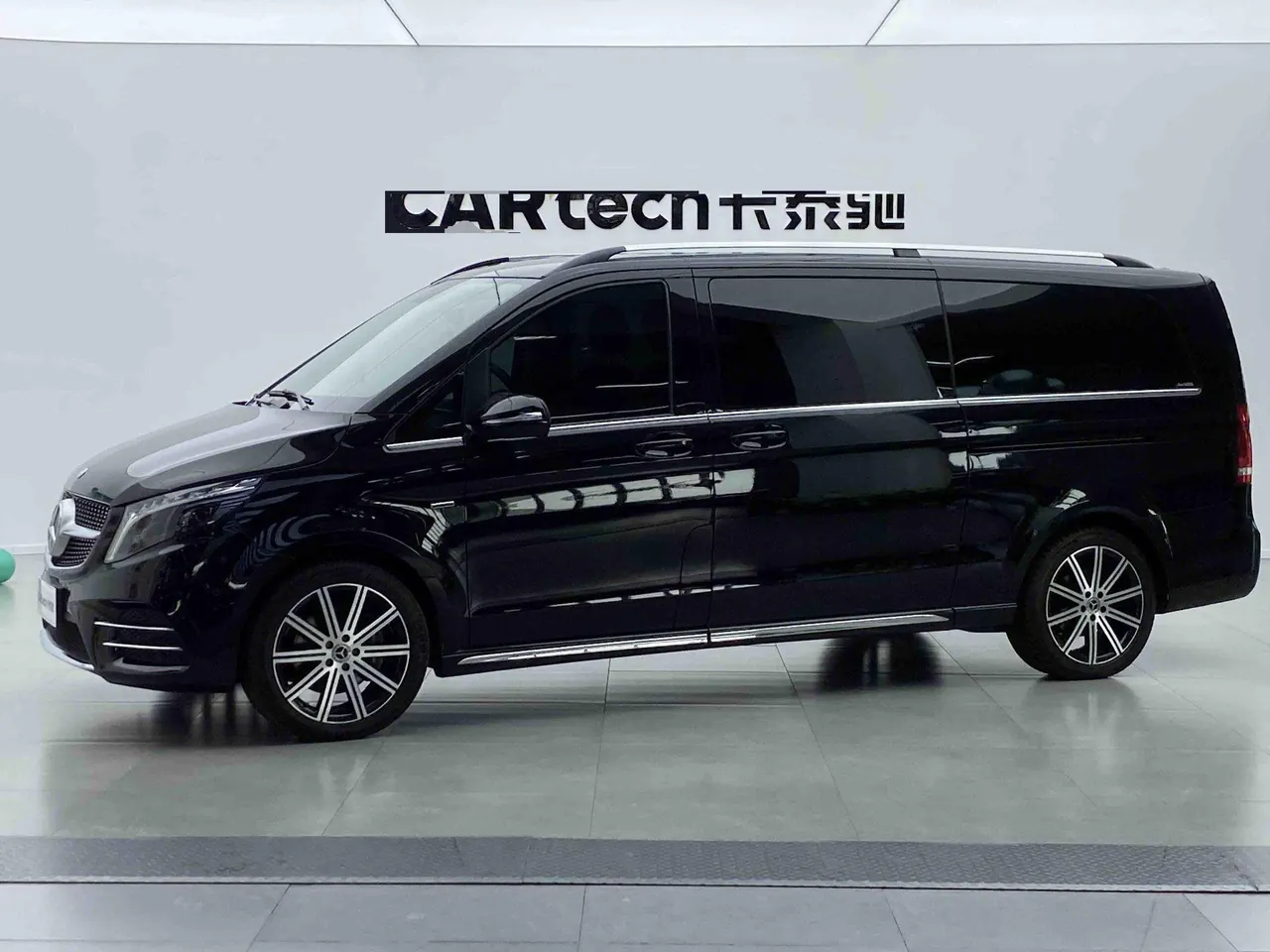 Mercedes Benz V 2022V 260 L 2.0T Deluxe Edition Automatic Gear - View 1