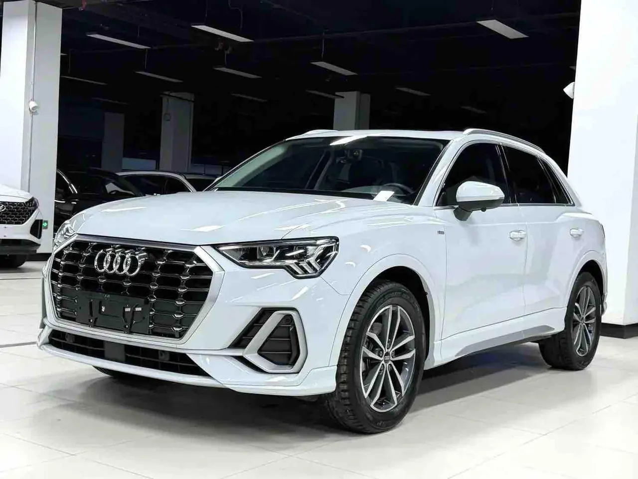 Audi 2022 Q3 1.4TFSI 35TFSI Aggressive Dynamic Automatic - View 1