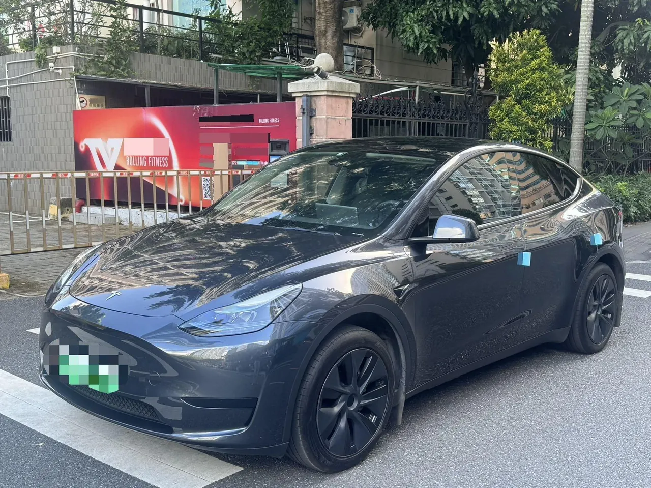 Tesla 2024 Model Y rear-wheel drive version automatic transmission - View 1