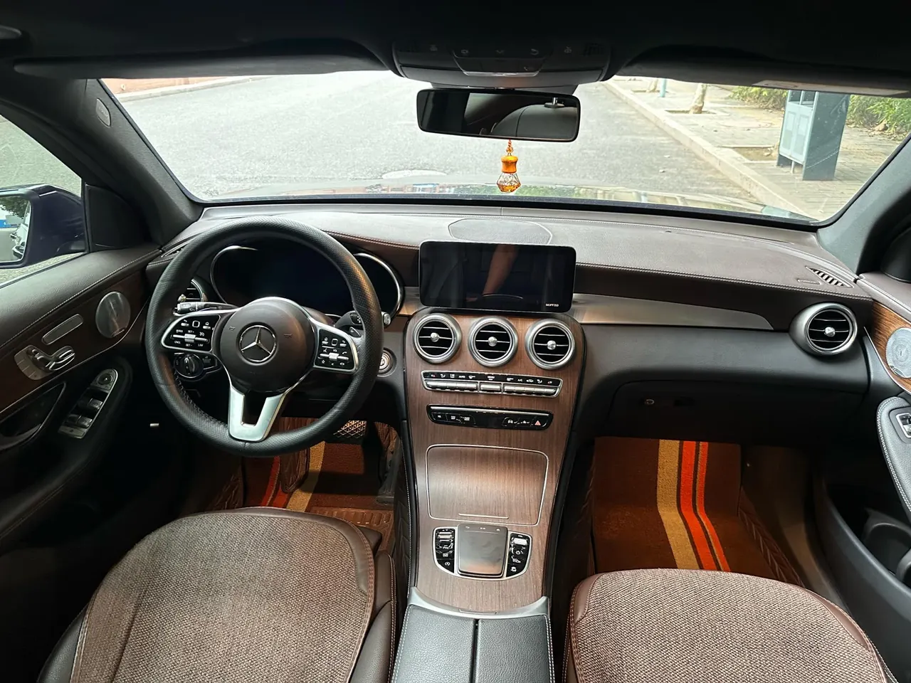 Mercedes Benz 2021 GLC 300 L 4MATIC 2.0T Dynamic Automatic 12