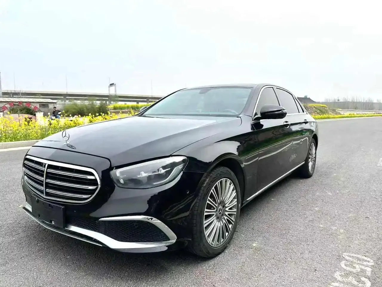 Mercedes Benz E Class 2022 E 300 L 2.0T Fashion (Change 2) Automatic Gear - View 1