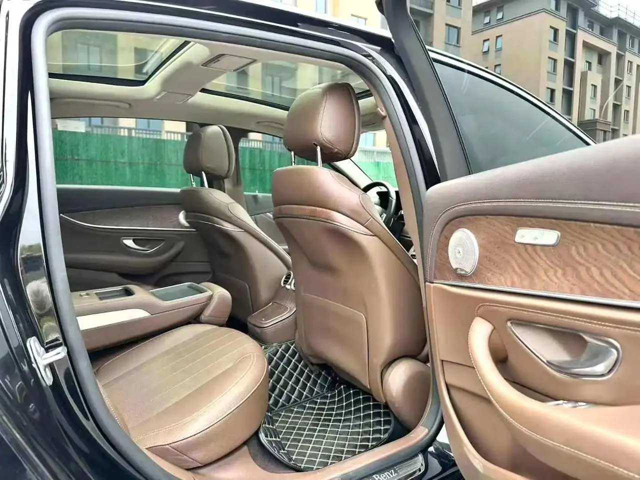Mercedes Benz E Class 2022 E 300 L 2.0T Fashion (Change 2) Automatic Gear 4