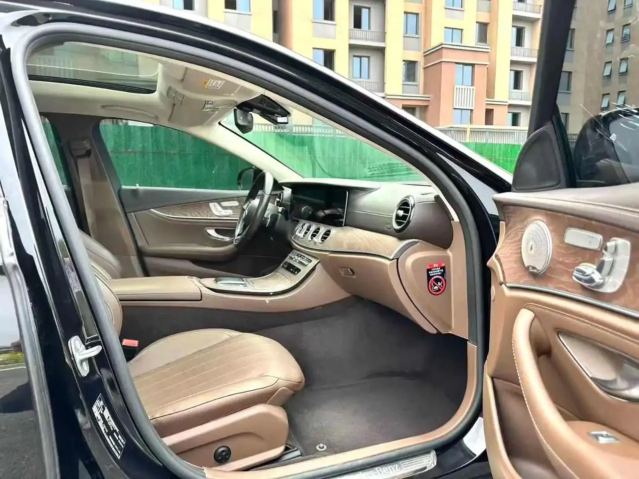 Mercedes Benz E Class 2022 E 300 L 2.0T Fashion (Change 2) Automatic Gear 6