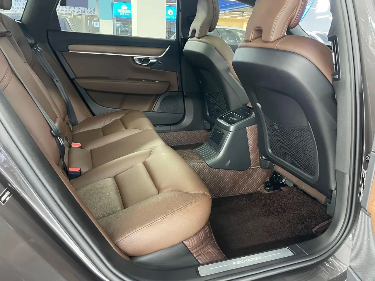 Volvo S90 New Energy 2022 S90 PHEV 2.0T T8 Zhiyi Deluxe Automatic Gear 7