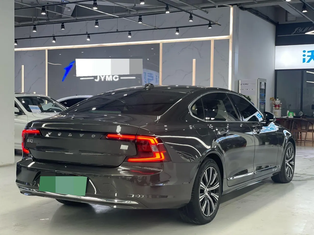 Volvo S90 New Energy 2022 S90 PHEV 2.0T T8 Zhiyi Deluxe Automatic Gear 9