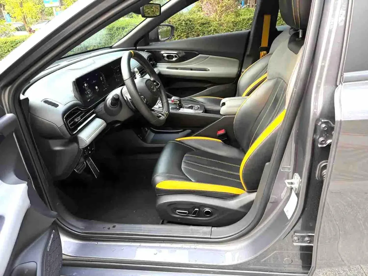 Open image lightbox: Trumpchi 2023 Shadow Leopard 1.5T 270T Shadow Leopard J16 Edition, Automatic Transmission