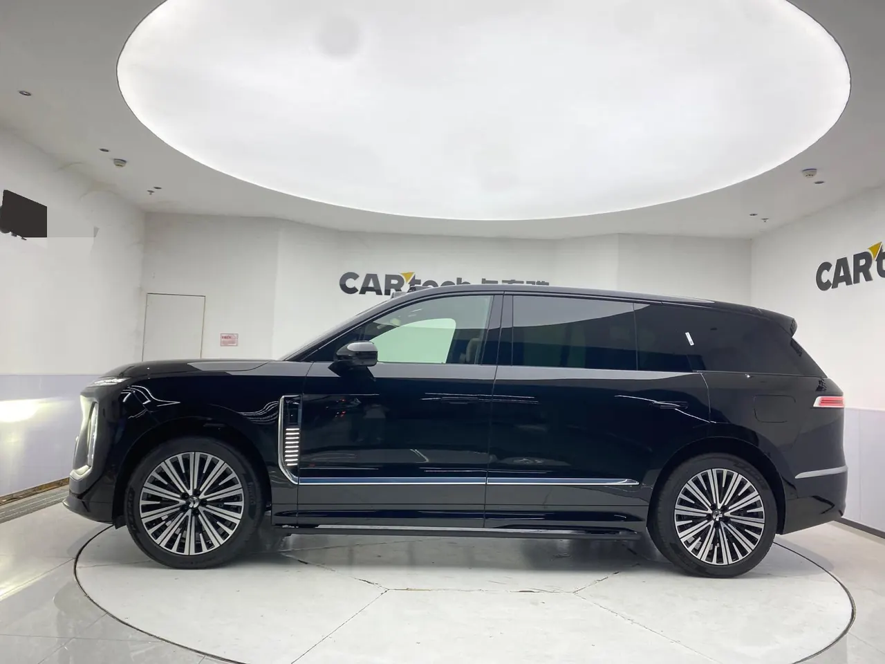 NIO 2026 ES 9 102kWh Executive Island Deluxe Automatic Gear 4