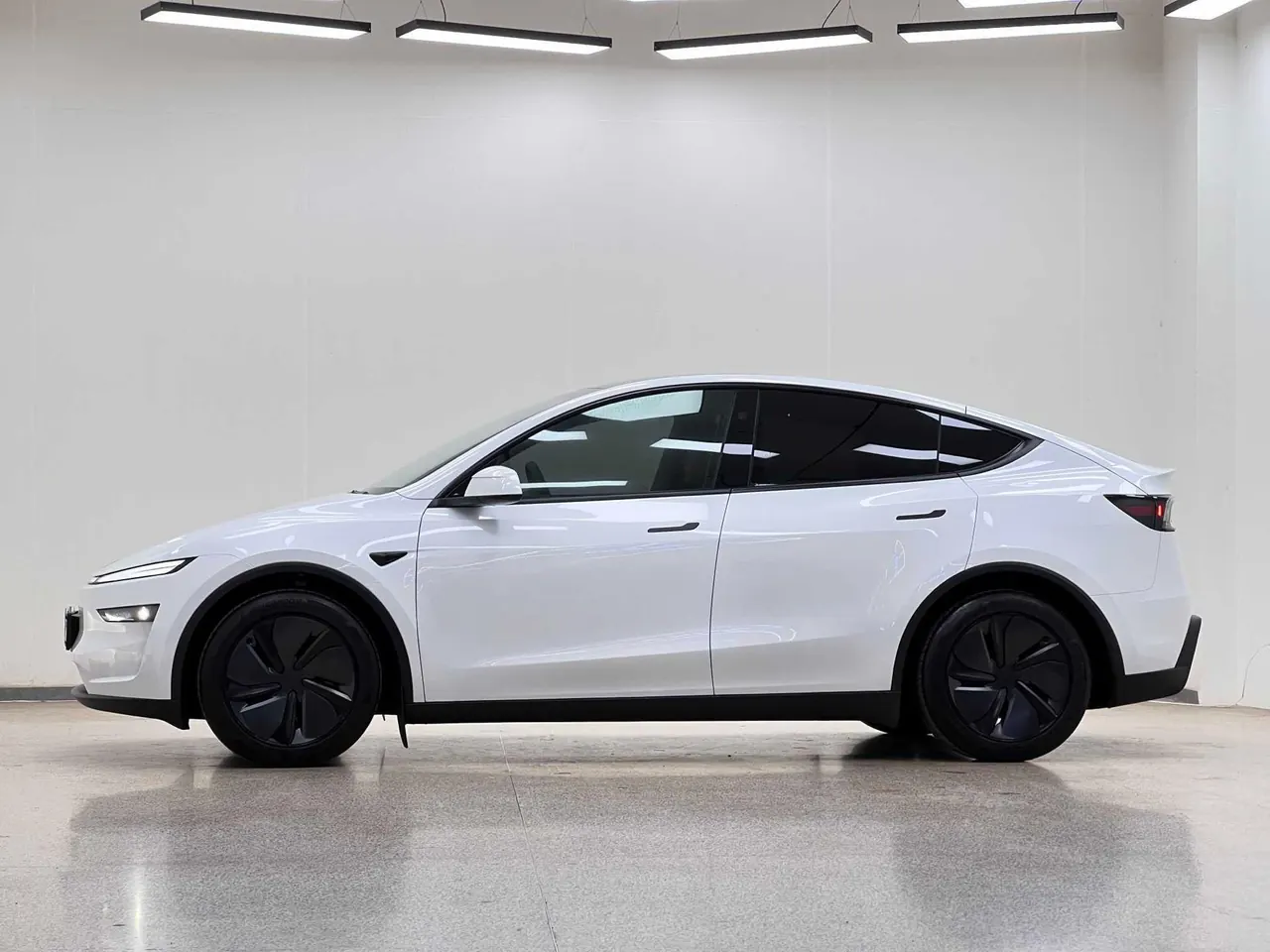 Tesla 2025 Model Y long endurance all-wheel drive version (modified) automatic gear 3