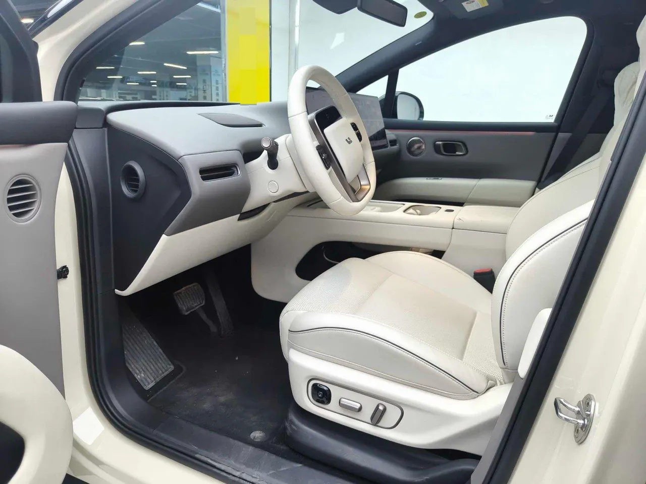 Li 2025 i6 four-wheel drive basic automatic transmission 3