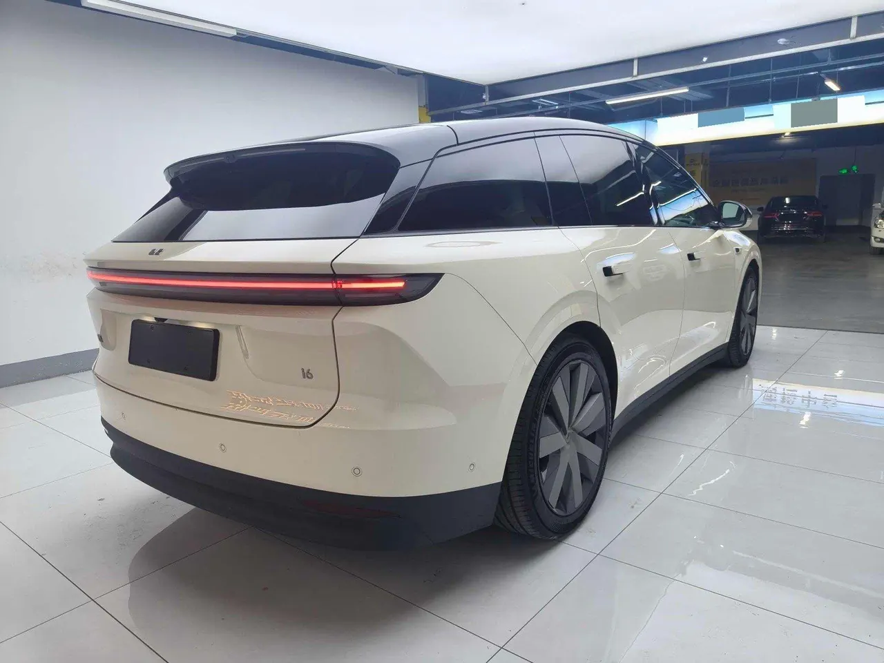 Li 2025 i6 four-wheel drive basic automatic transmission 8