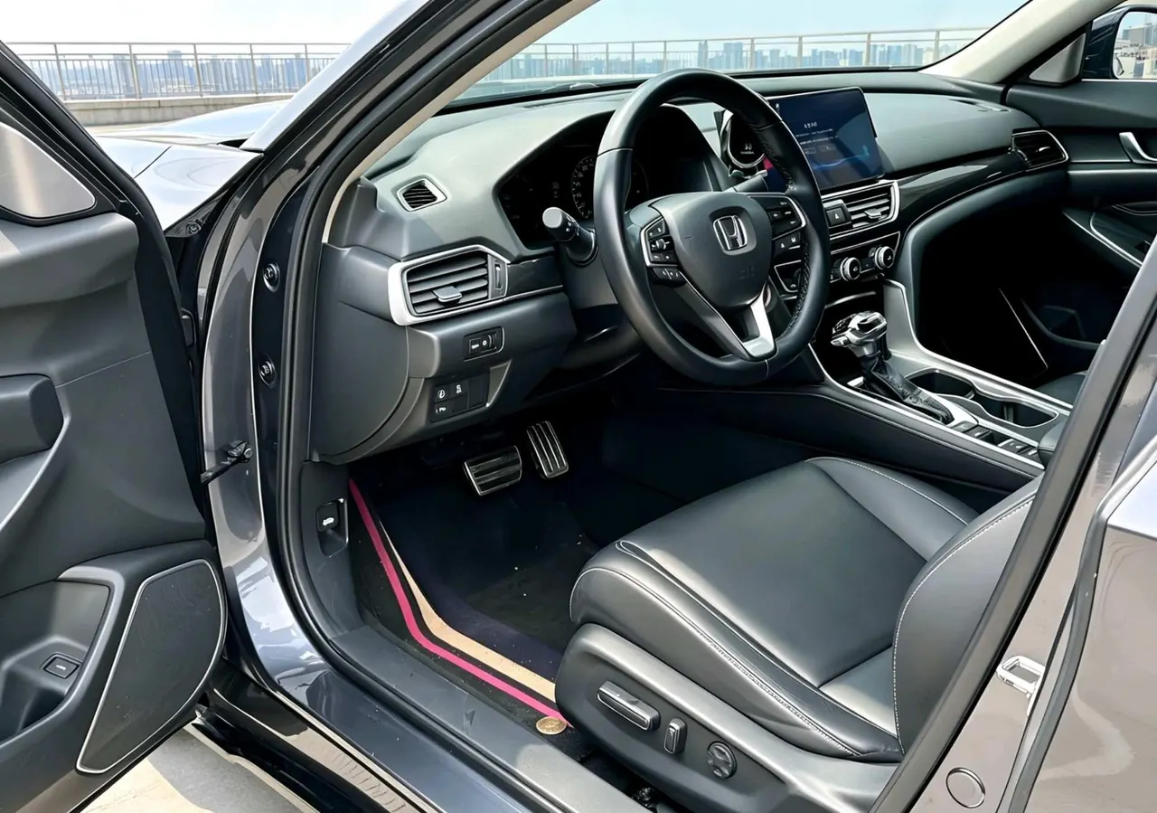 Honda 2022 10th Generation Accord 1.5T Stepless 260TURBO Magic Night Premium Edition Automatic Gear 5