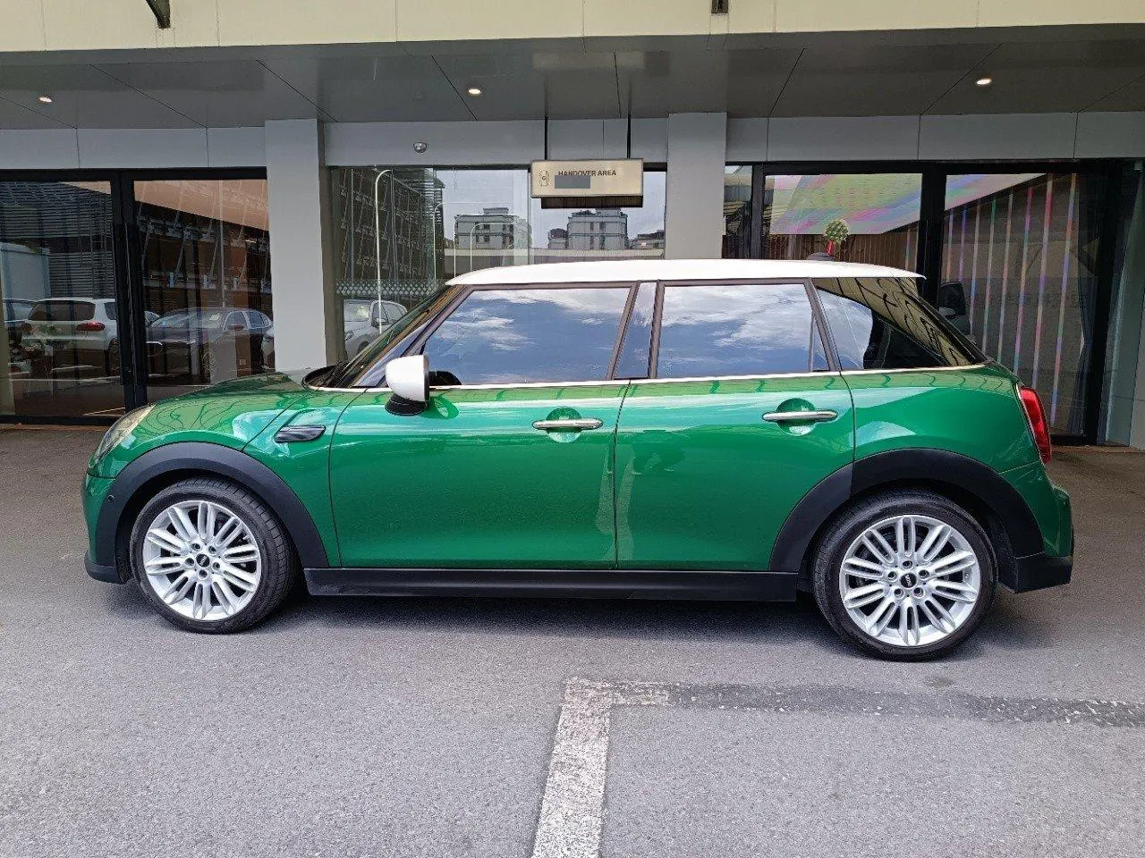 Open image lightbox: MINI Mini 5-Door (Imported) 2022 Mini Cooper 1.5T The Coopers Commemorative Edition Automatic Gear